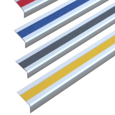 Nez de marche antidérapant en aluminium standard, à visser 